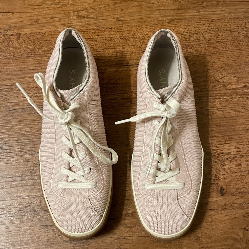 Rothy’s Lace Up Sneaker in Lavender